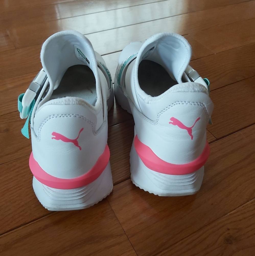 Gorgeous women Puma sneakers - Picture 5 of 6